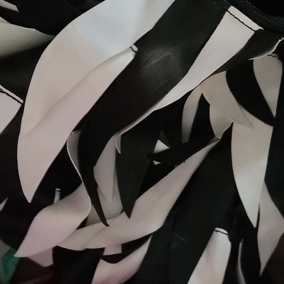 Black & White Bag - Picture 2 of 10